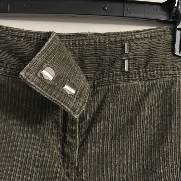 ANN TAYLOR LOFT “Marisa” Dark green corduroy capris size: 4 - Picture 3 of 5